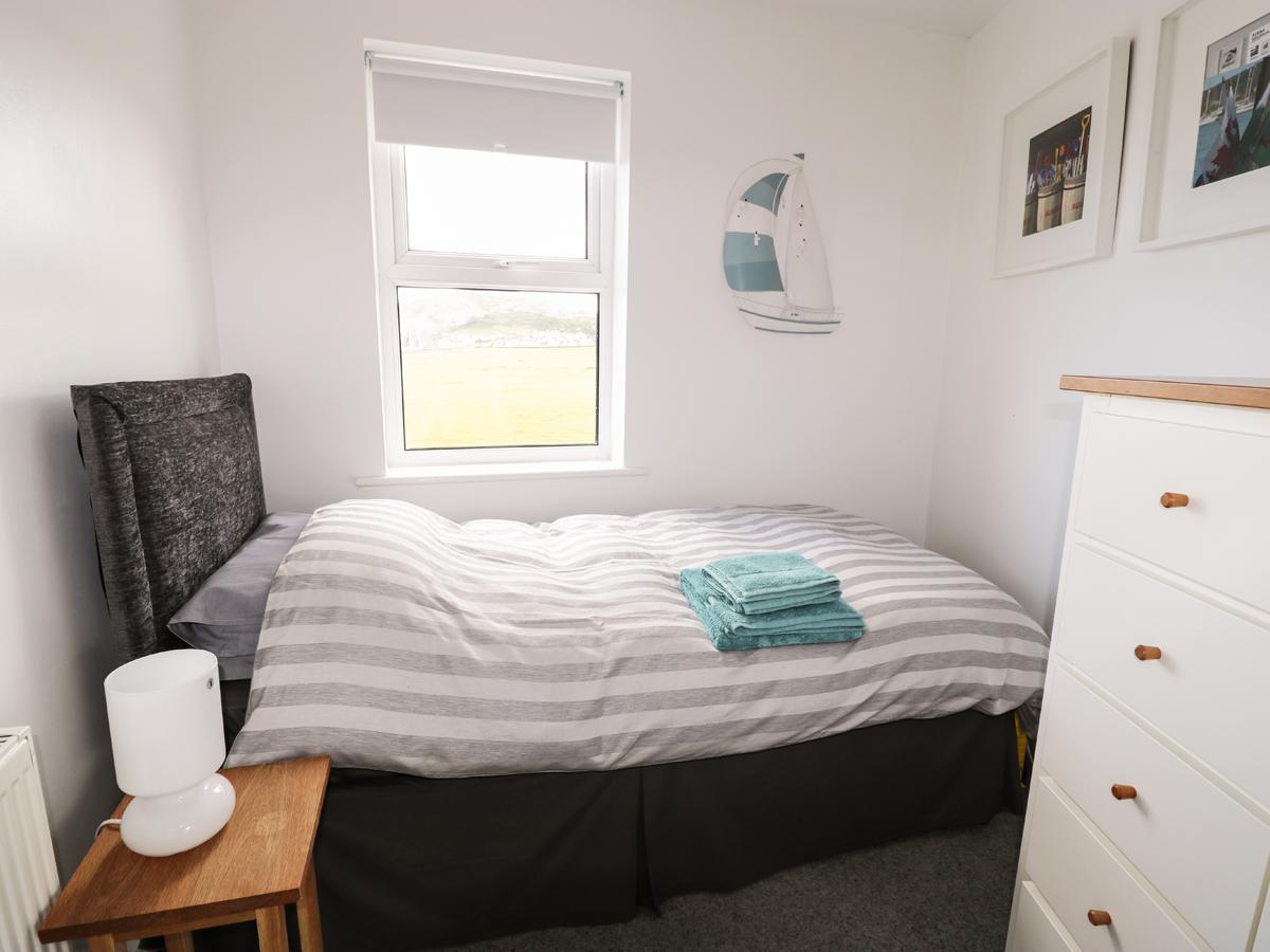 Little Orme View Apartment Ландъндо Екстериор снимка