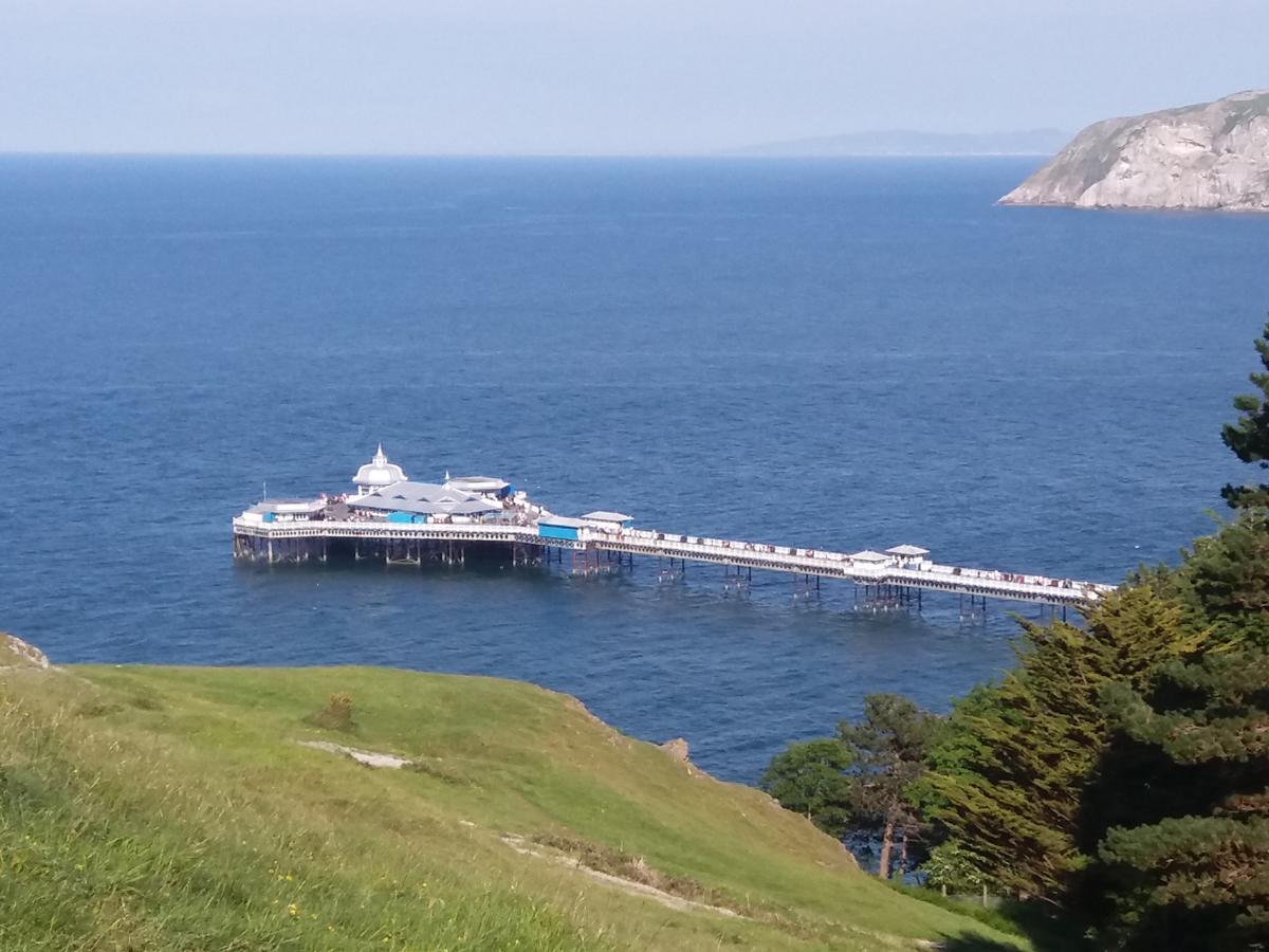 Little Orme View Apartment Ландъндо Екстериор снимка